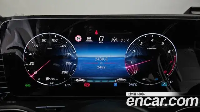 Mercedes-Benz GLE-Class 2025 — Photo 12/39