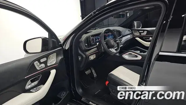 Mercedes-Benz GLE-Class 2025 — Photo 28/39