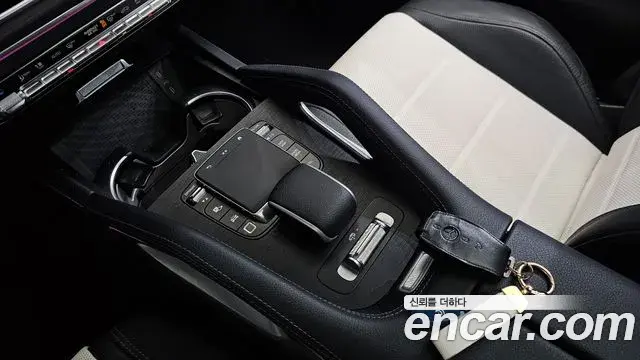 Mercedes-Benz GLE-Class 2025 — Photo 29/39