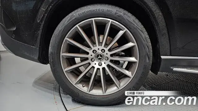 Mercedes-Benz GLE-Class 2025 — Photo 15/39