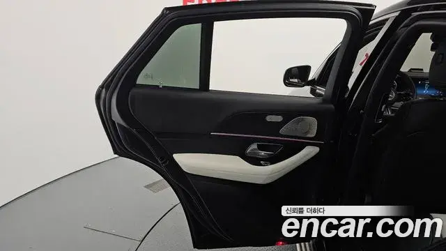 Mercedes-Benz GLE-Class 2025 — Photo 6/39