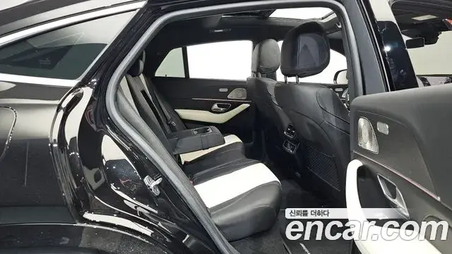 Mercedes-Benz GLE-Class 2025 — Photo 20/39