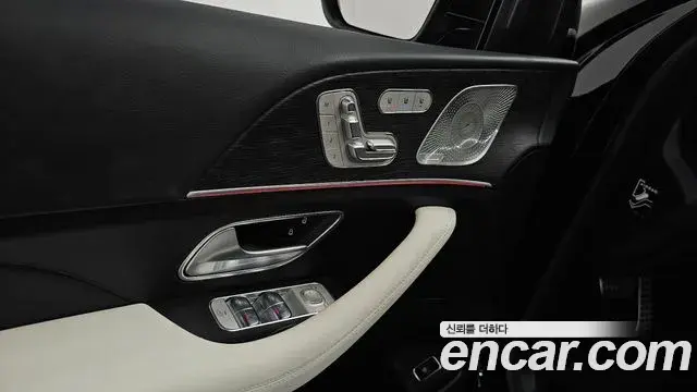 Mercedes-Benz GLE-Class 2025 — Photo 3/39