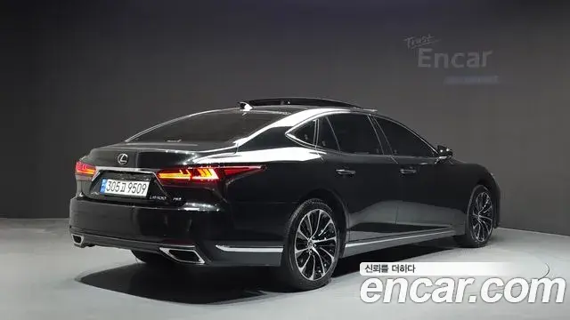 Lexus LS500 2022 — Şəkil 17/40