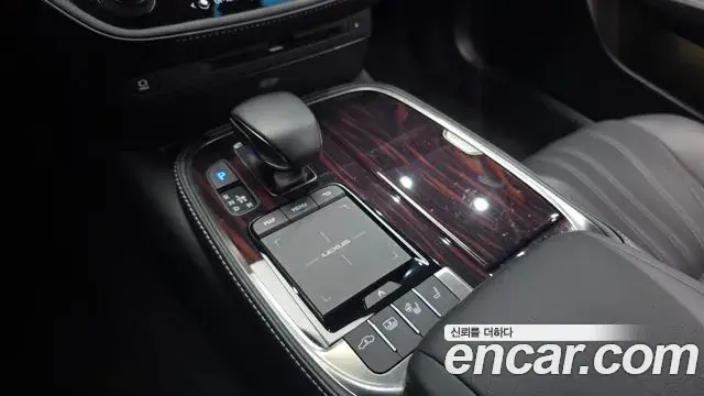 Lexus LS500 2022 — Şəkil 26/40