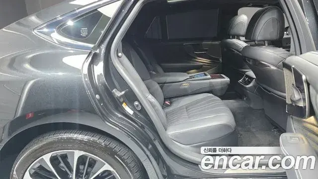 Lexus LS500 2022 — Şəkil 32/40