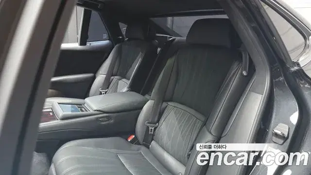 Lexus LS500 2022 — Şəkil 33/40