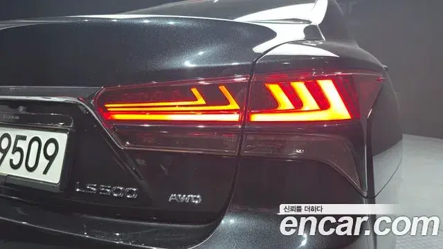 Lexus LS500 2022 — Şəkil 30/40