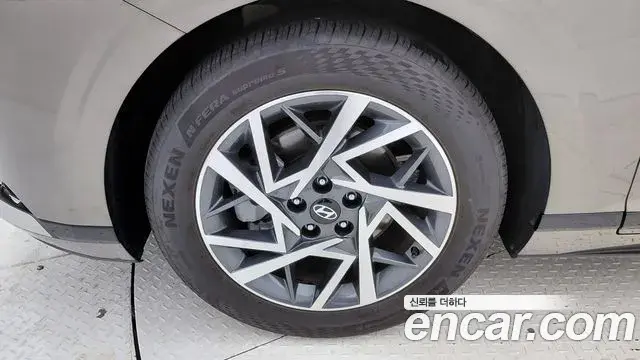 Hyundai Grandeur 2023 — Photo 5/20