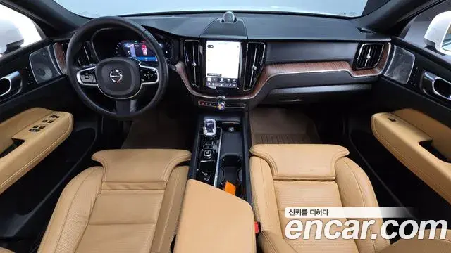 Volvo XC60 2024 — Фото 6/20