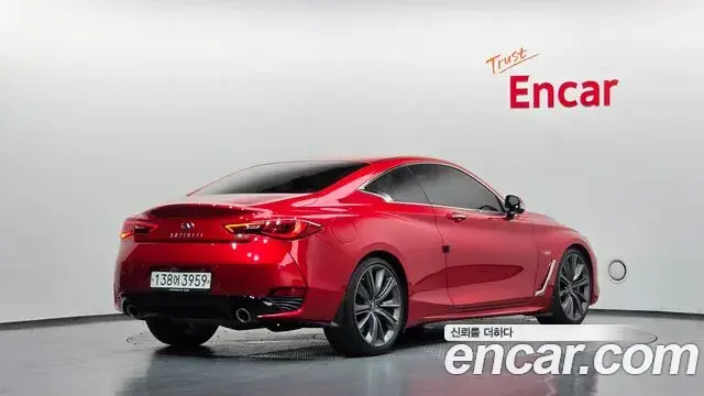 Infiniti Q60 2018 — Photo 2/20