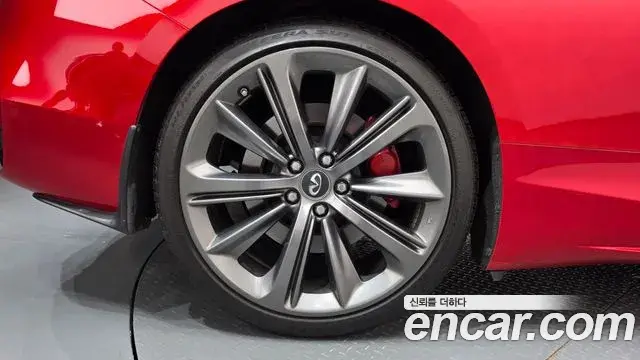 Infiniti Q60 2018 — Photo 5/20