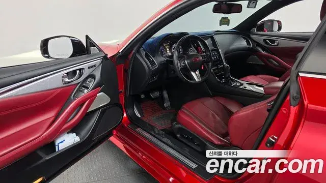 Infiniti Q60 2018 — Photo 10/20