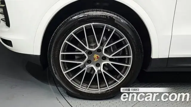 Porsche Cayenne 2020 — Photo 5/20