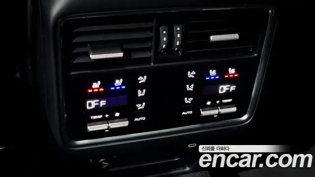Porsche Cayenne 2020 — Photo 18/20