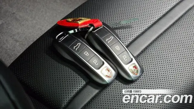 Porsche Cayenne 2020 — Photo 19/20