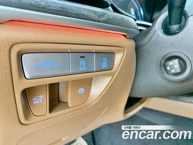 Genesis Electrified G80 2021 — Photo 17/20