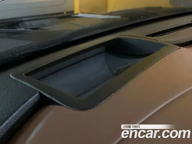 Genesis Electrified G80 2021 — Photo 18/20