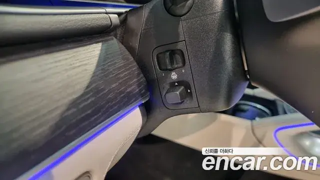 Mercedes-Benz GLE-Class 2026 — Photo 13/20