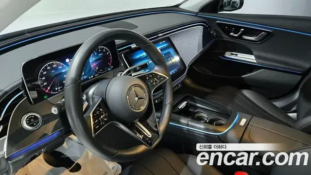 Mercedes-Benz E-Class 2025 — Photo 15/20