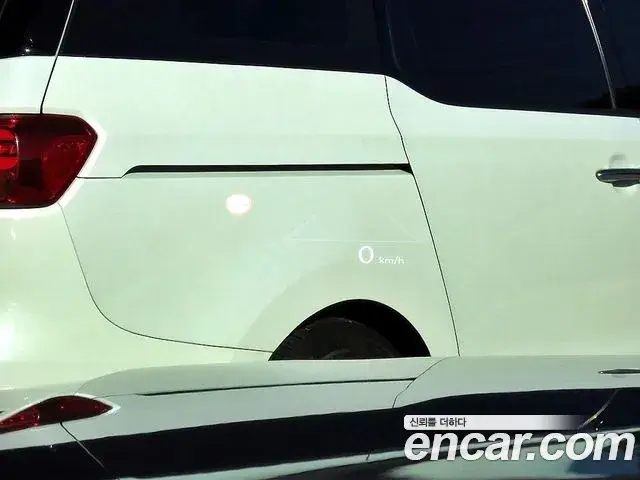 Hyundai Santa Fe 2025 — Фото 8/20