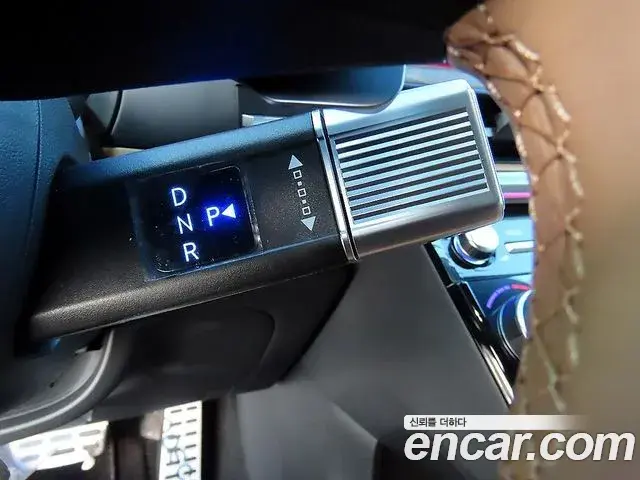 Hyundai Santa Fe 2025 — Фото 10/20