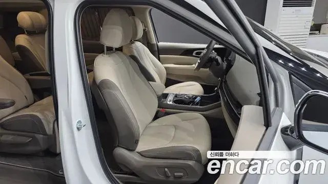 Kia Carnival 2025 — Фото 11/20