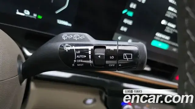 Kia Carnival 2025 — Фото 18/20