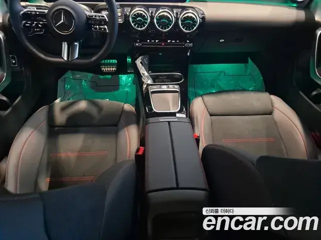 Mercedes-Benz CLA-Class 2026 — Photo 6/20