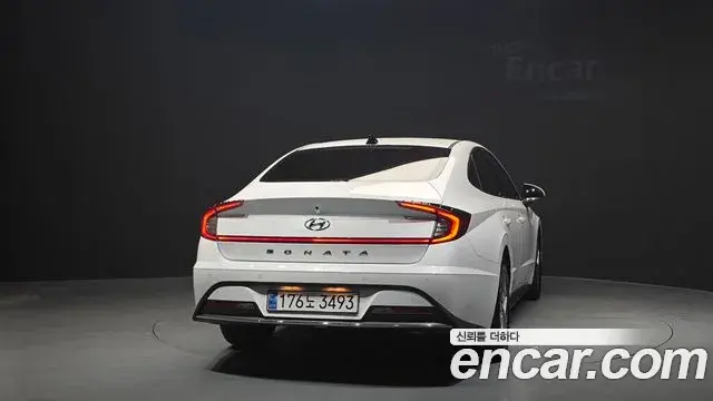 Hyundai Sonata 2022 — Photo 3/20