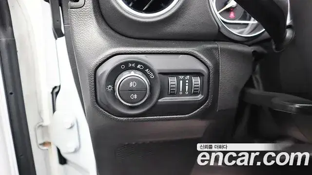 Jeep Wrangler 2023 — Photo 18/20