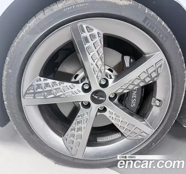 Genesis Electrified G80 2025 — Photo 5/10