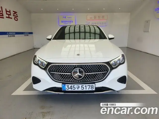 Mercedes-Benz E-Class 2024 — Photo 2/20