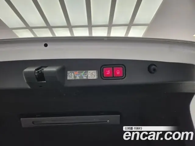 Mercedes-Benz E-Class 2024 — Photo 5/20