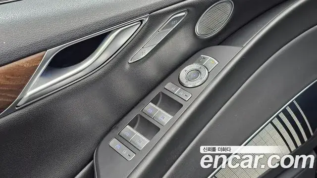Genesis Electrified G80 2020 — Photo 17/20
