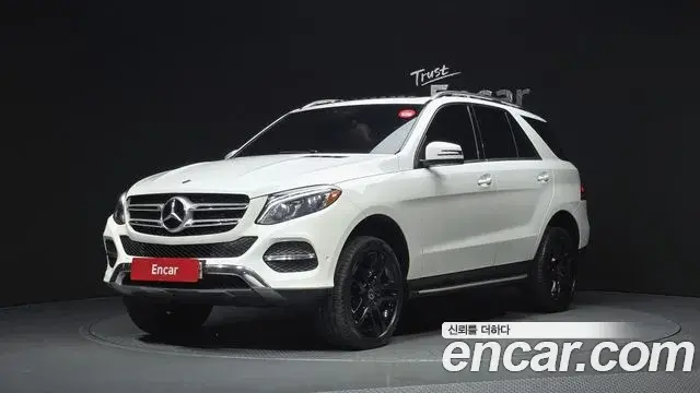 Mercedes-Benz GLE-Class 2018 — Фото 1/20