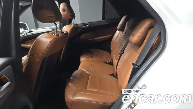 Mercedes-Benz GLE-Class 2018 — Фото 11/20