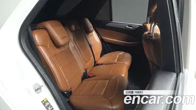 Mercedes-Benz GLE-Class 2018 — Фото 12/20