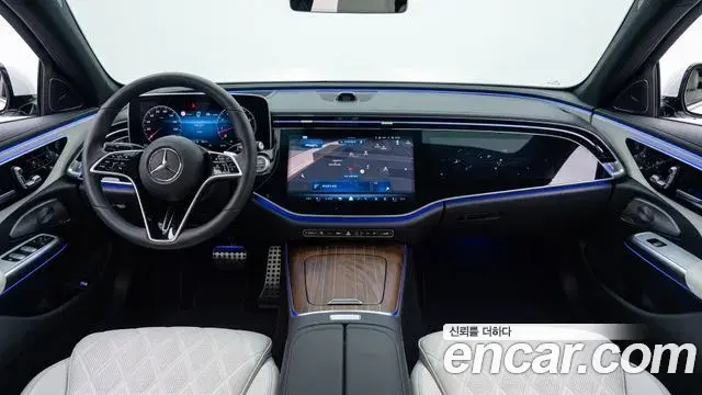 Mercedes-Benz E-Class 2026 — Photo 6/14