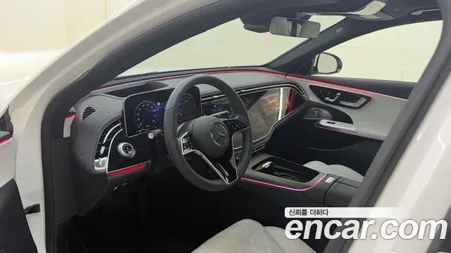 Mercedes-Benz E-Class 2026 — Photo 11/14