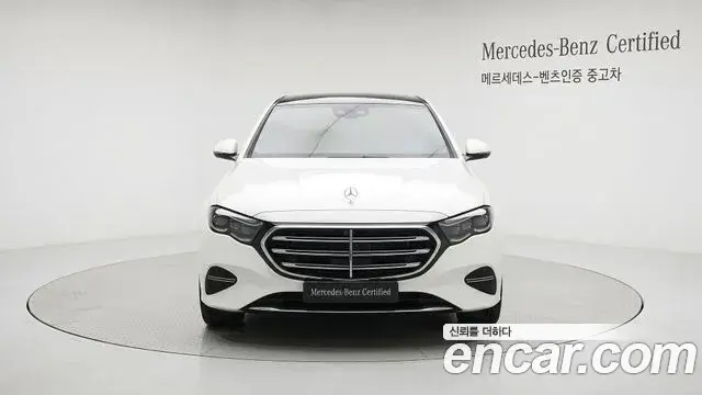 Mercedes-Benz E-Class 2026 — Фото 3/18