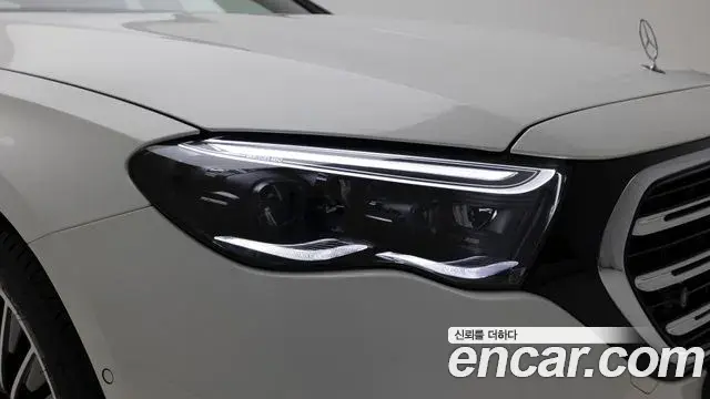 Mercedes-Benz E-Class 2026 — Фото 12/18
