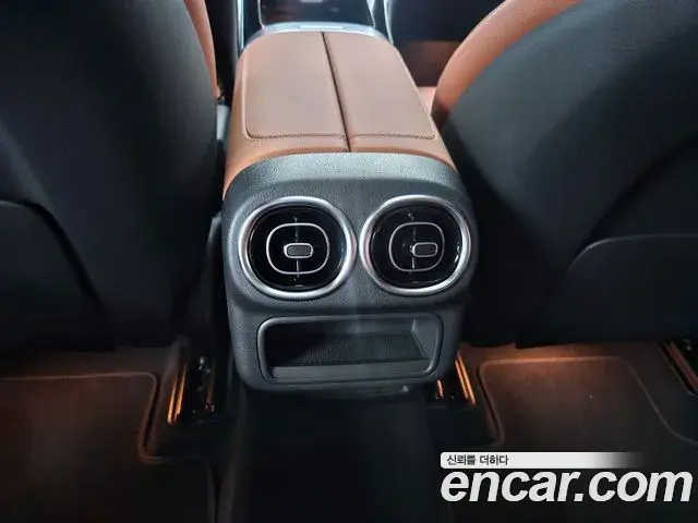 Mercedes-Benz GLC-Class 2026 — Фото 12/19