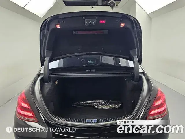 Mercedes-Benz S-Class 2018 — Photo 16/20