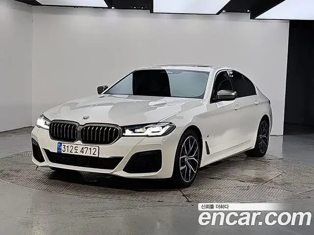 BMW 5 Series 2022 — Photo 18/18