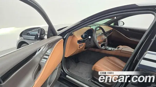 Genesis Electrified G80 2023 — Photo 10/20