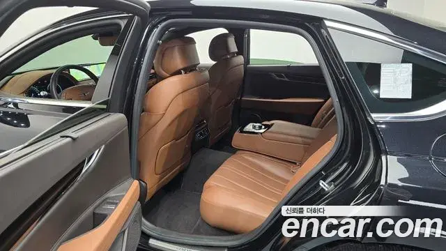 Genesis Electrified G80 2023 — Photo 11/20