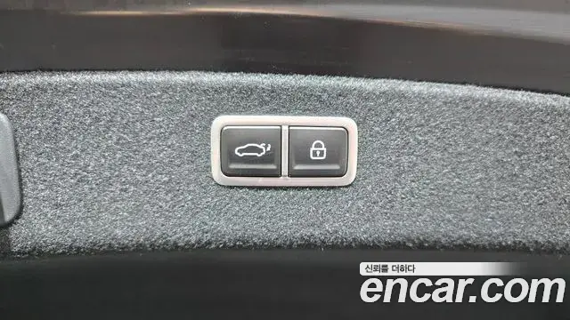 Genesis Electrified G80 2023 — Photo 15/20