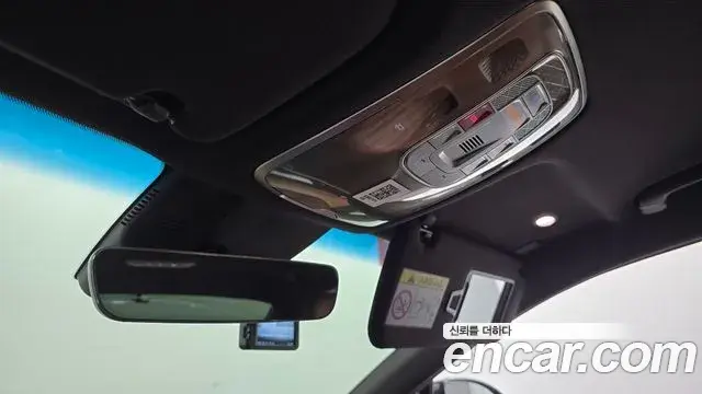 Genesis Electrified G80 2023 — Photo 18/20