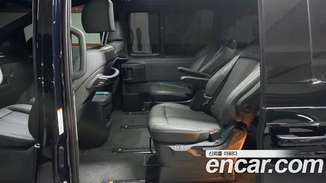 Hyundai Staria 2026 — Photo 7/20